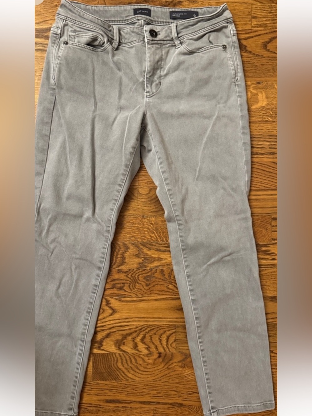 J. Jill Light Gray Authentic Fit Slim Ankle Jeans size 6P